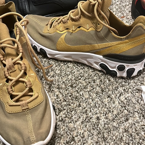 Nike Sneakers - Picture 3 of 3